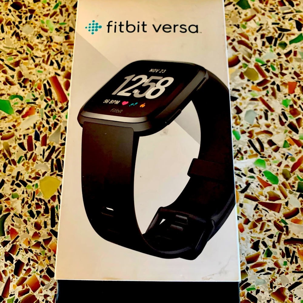Fitbit Versa NWT